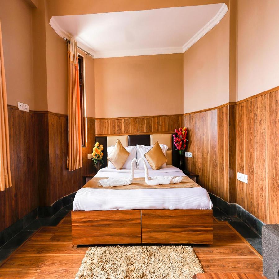 Hotel Varuni Mcleodganj Дармсала Екстер'єр фото