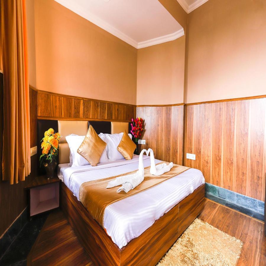 Hotel Varuni Mcleodganj Дармсала Екстер'єр фото